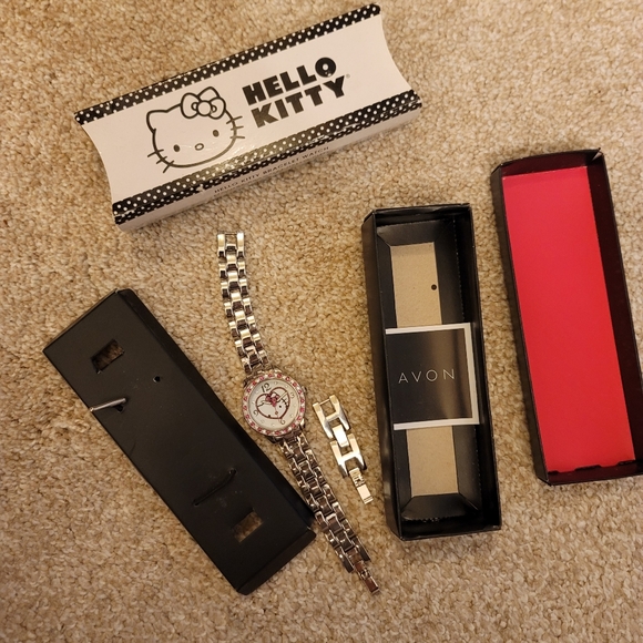 Brand New 2014 Hello Kitty Bedazzled Bracelet Watch - Picture 3 of 5